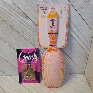 NWT Made By Maeberry x Goody Ouchless Detangling Brush w. Bonus Goody Elastics